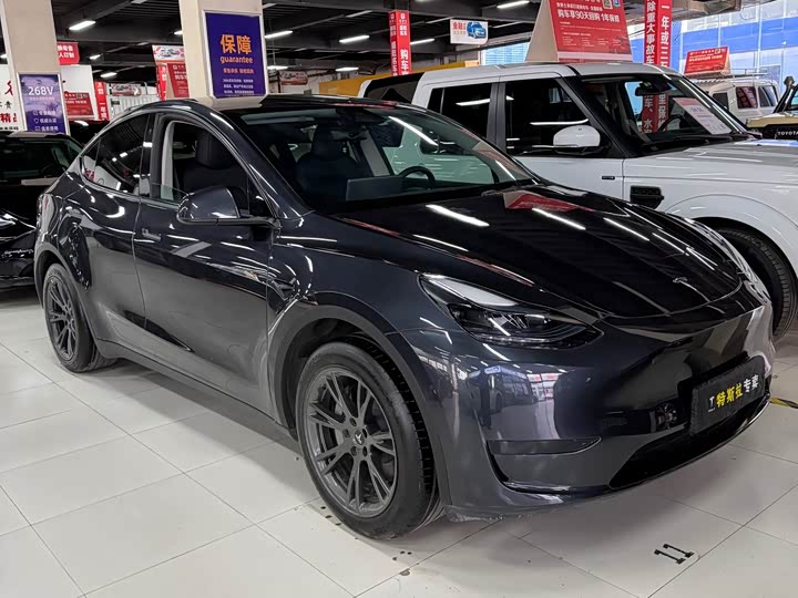 Фото 3 - Tesla Model Y
