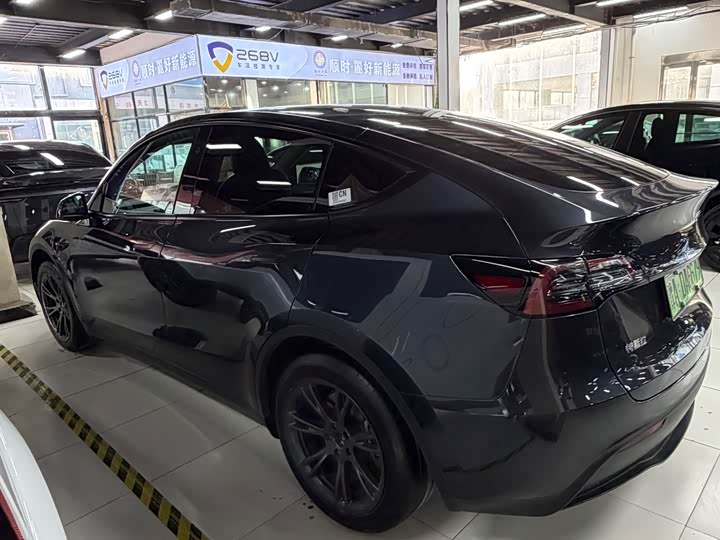 Фото 4 - Tesla Model Y