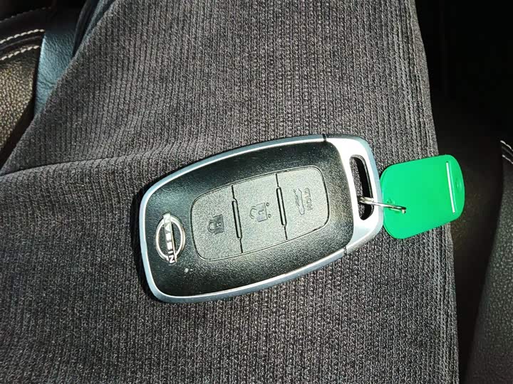 Фото 9 - Nissan Teana