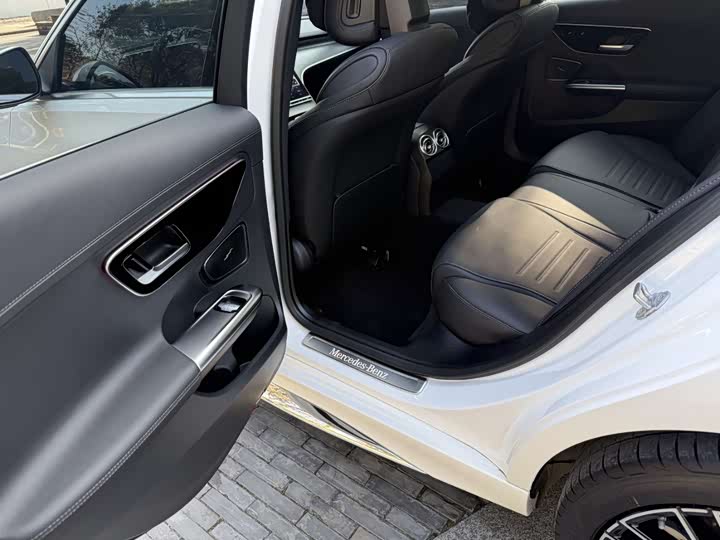 Фото 6 - Mercedes-Benz C-Class