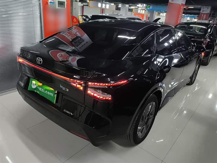 Фото 7 - Toyota bZ3