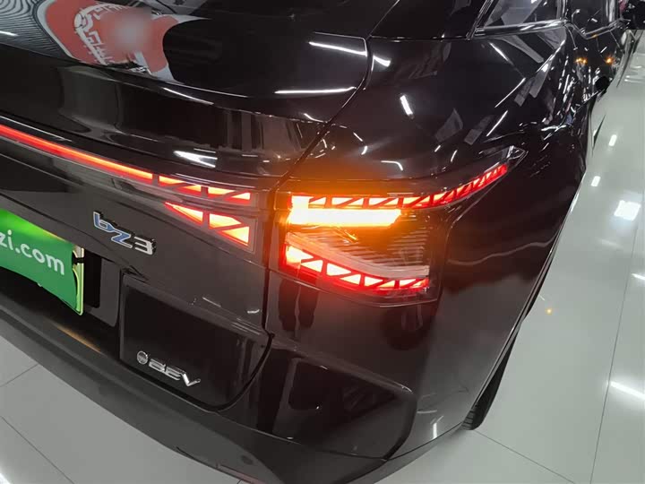 Фото 8 - Toyota bZ3