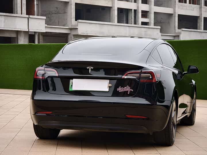 Фото 5 - Tesla Model 3