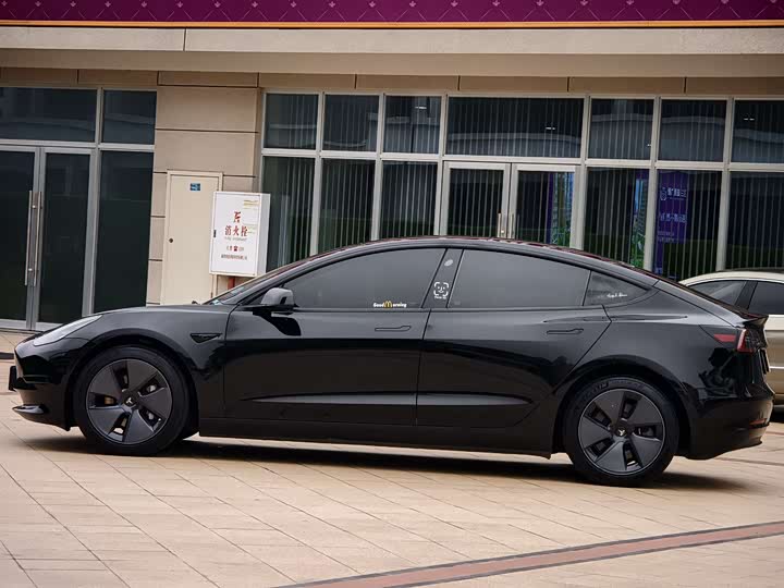 Фото 8 - Tesla Model 3