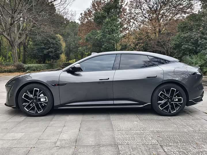 Фото 4 - Avatr 06