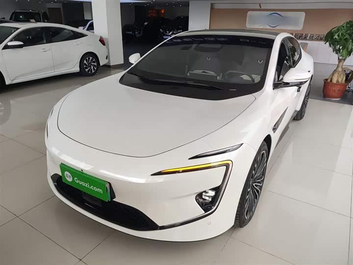 Фото 2 - Avatr 12