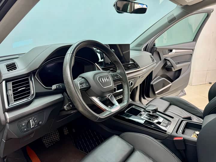 Фото 7 - Audi Q5L