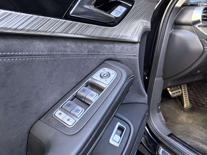 Фото 6 - Hongqi H9