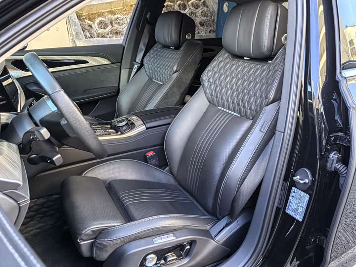 Фото 7 - Hongqi H9