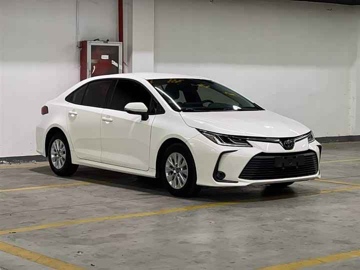 Фото 3 - Toyota Corolla