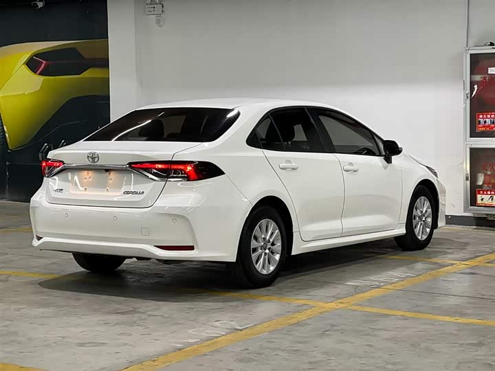 Фото 5 - Toyota Corolla