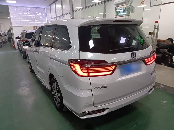 Фото 5 - Honda Odyssey