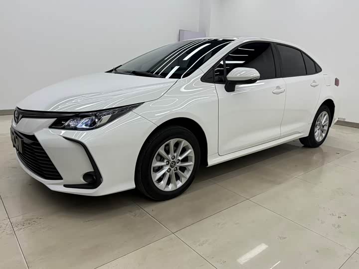 Фото 1 - Toyota Corolla