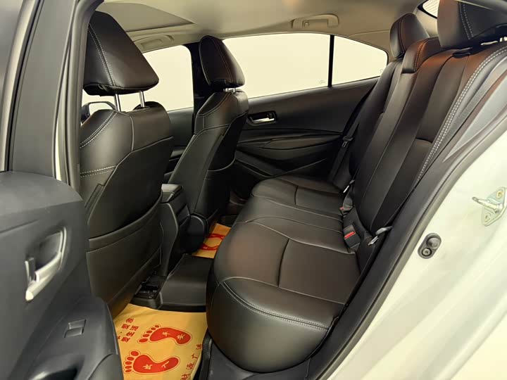 Фото 9 - Toyota Corolla