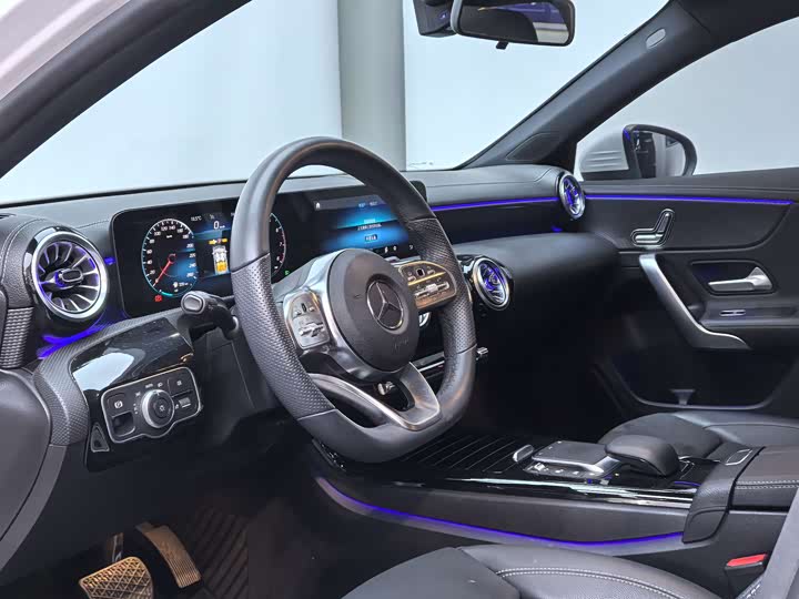 Фото 9 - Mercedes-Benz A-Class