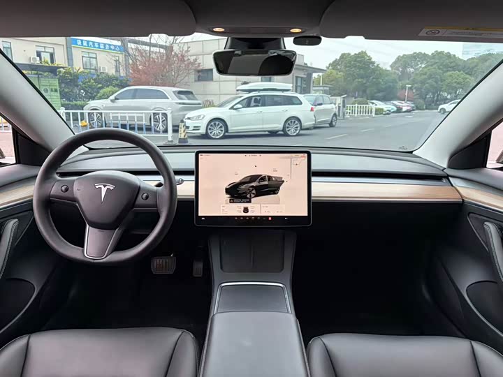 Фото 5 - Tesla Model 3