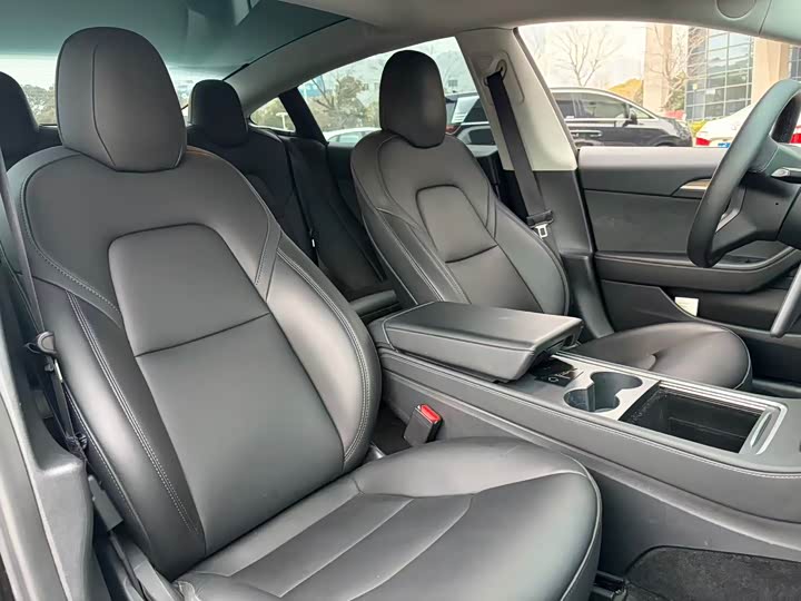 Фото 7 - Tesla Model 3