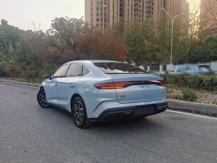 Фото 3 - BYD Qin L