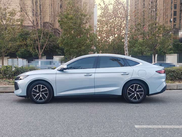 Фото 4 - BYD Qin L