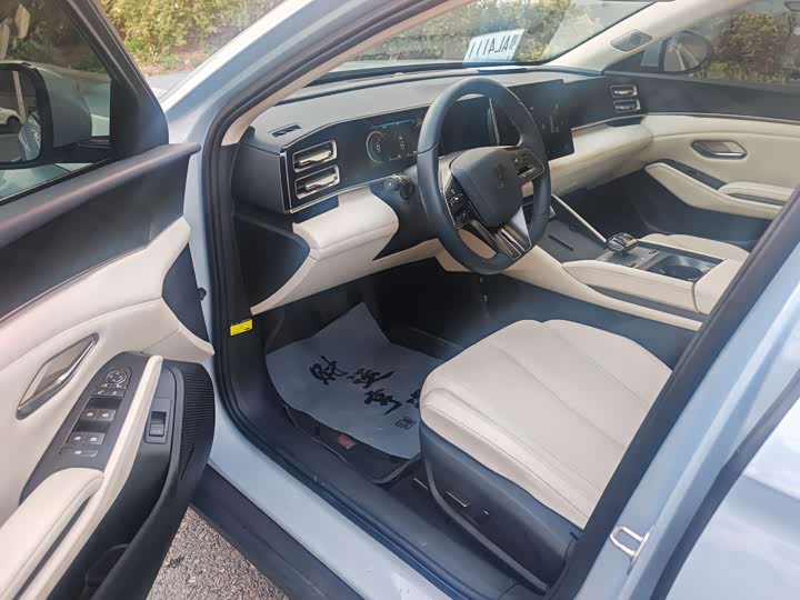 Фото 9 - BYD Qin L