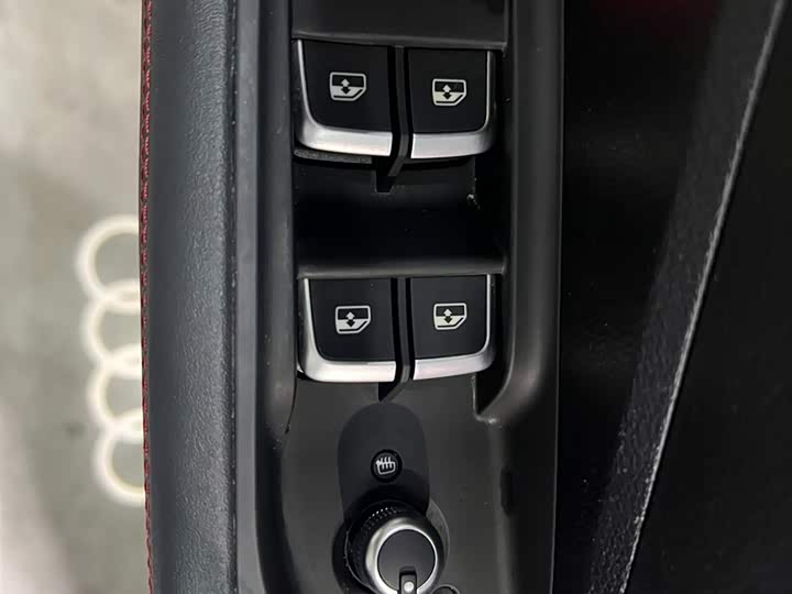 Фото 9 - Audi Q2L