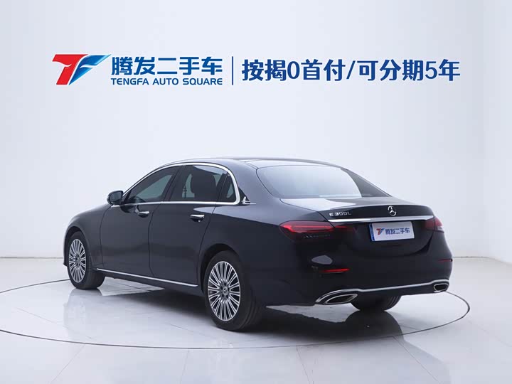 Фото 3 - Mercedes-Benz E-Class