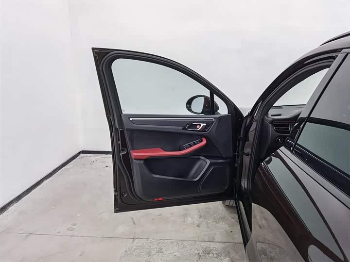 Фото 8 - Porsche Macan