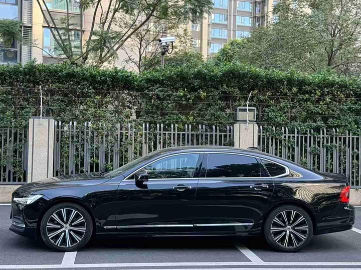 Фото 3 - Volvo S90