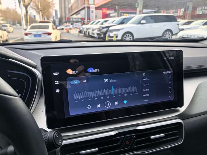 Фото 7 - Geely Coolray