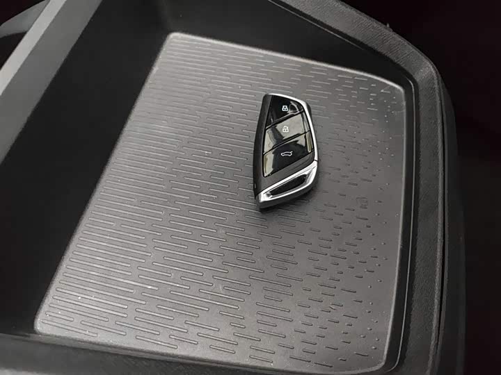 Фото 9 - Maxus Mifa 7