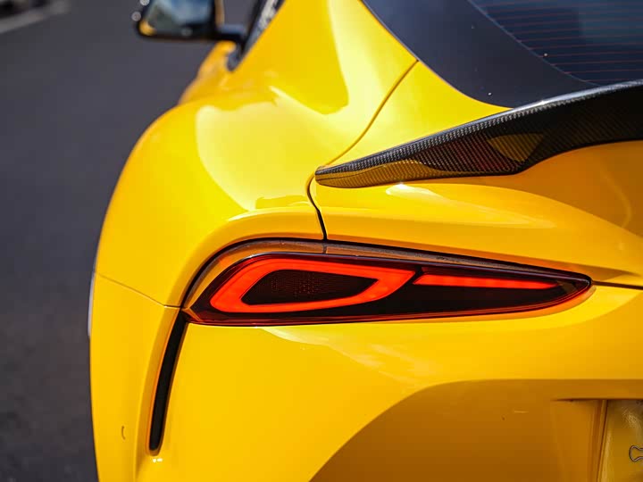 Фото 8 - Toyota Supra