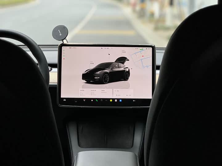 Фото 6 - Tesla Model Y