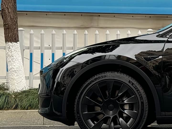Фото 8 - Tesla Model Y