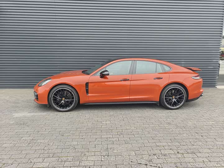 Фото 3 - Porsche Panamera
