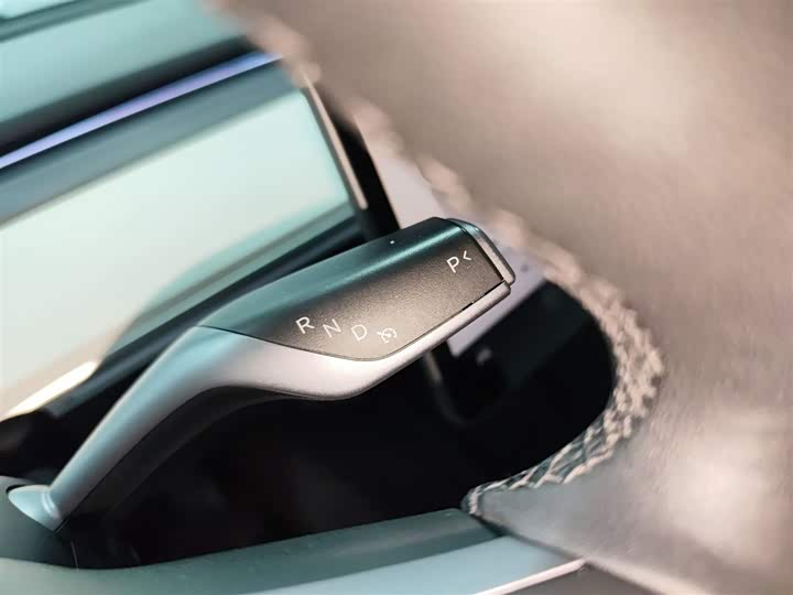 Фото 6 - Tesla Model 3