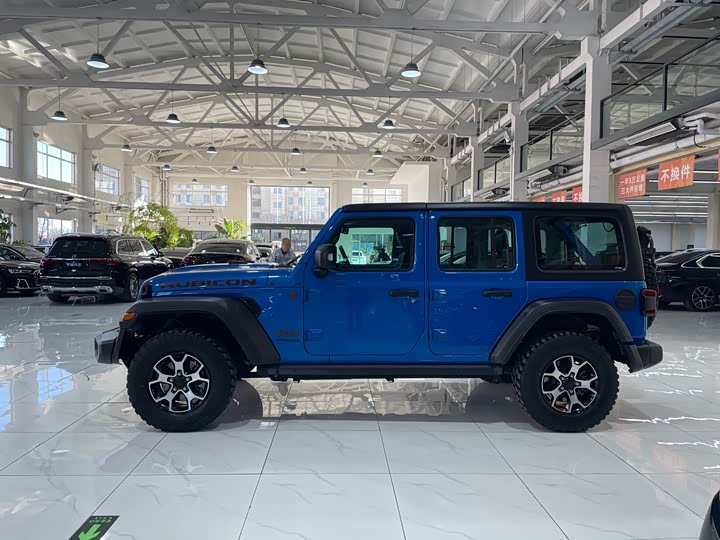 Фото 3 - Jeep Wrangler