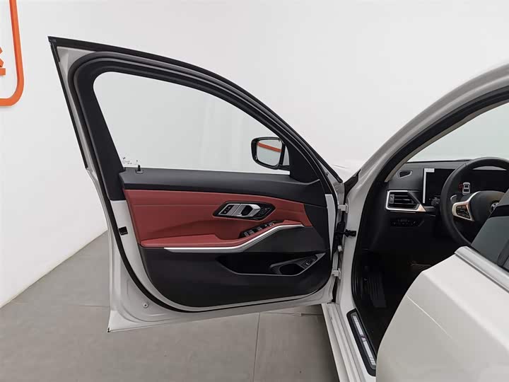 Фото 8 - BMW 3 Series