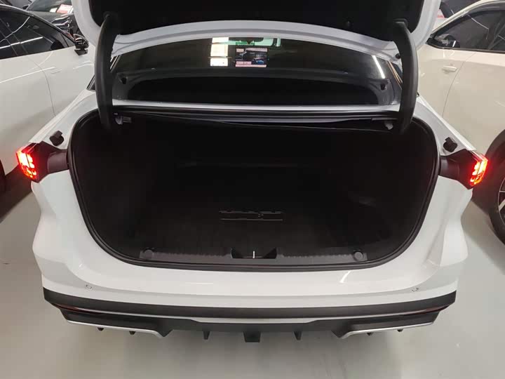 Фото 9 - Geely Galaxy L6