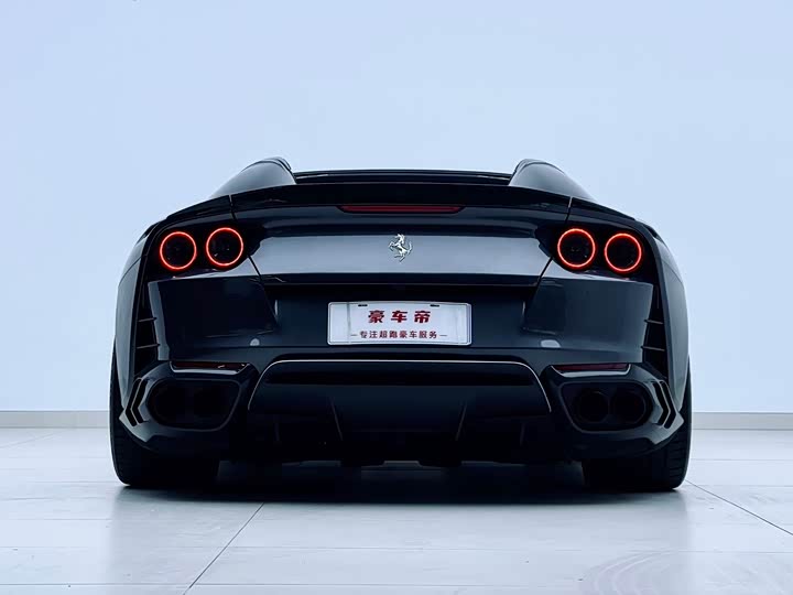 Фото 5 - Ferrari 812