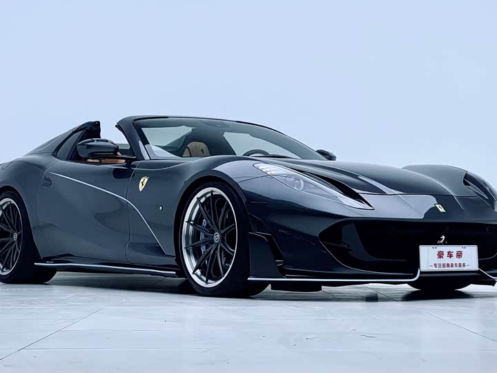 Фото 6 - Ferrari 812