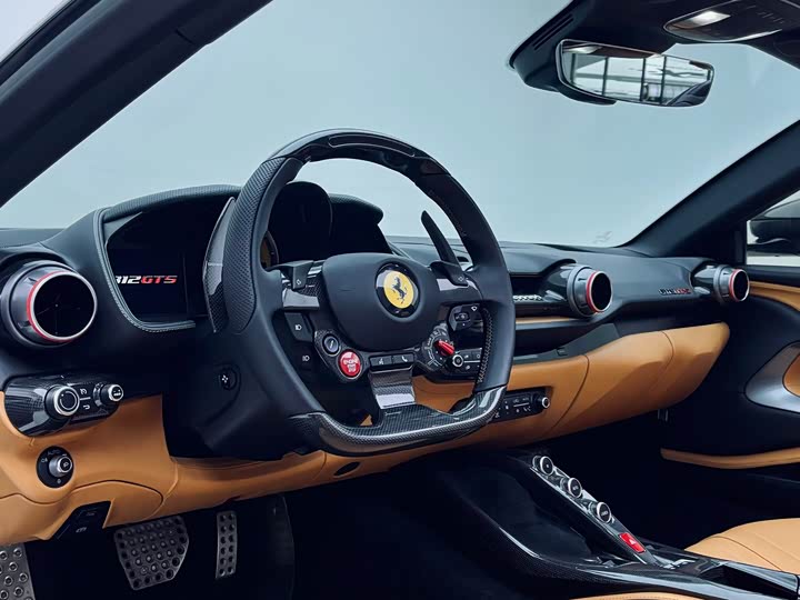 Фото 8 - Ferrari 812