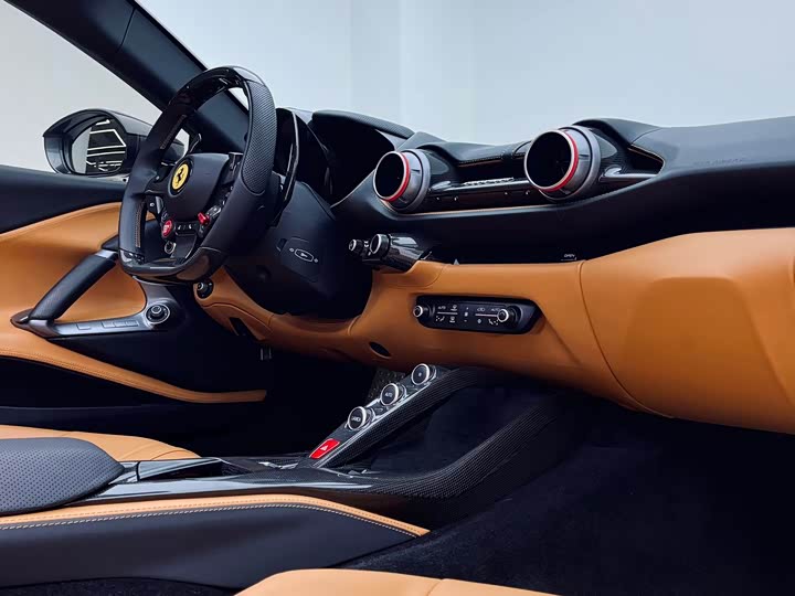 Фото 9 - Ferrari 812