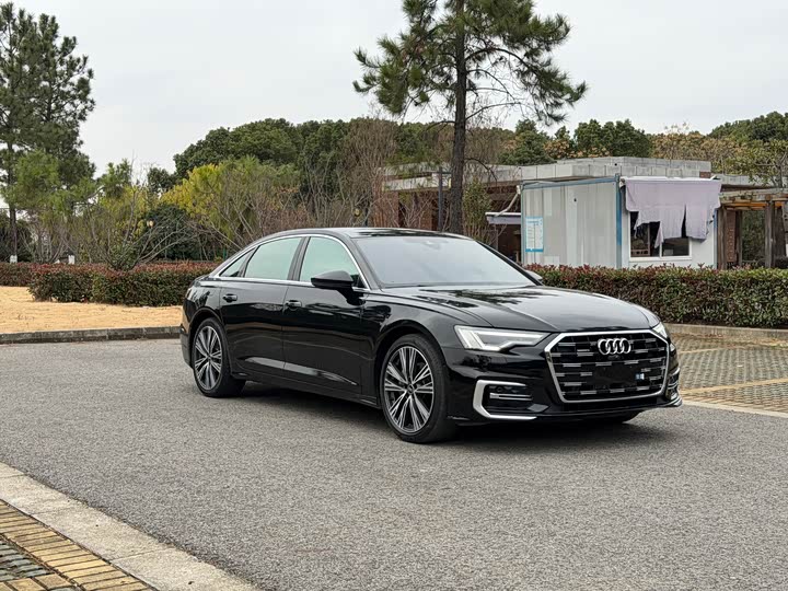 Фото 3 - Audi A6L