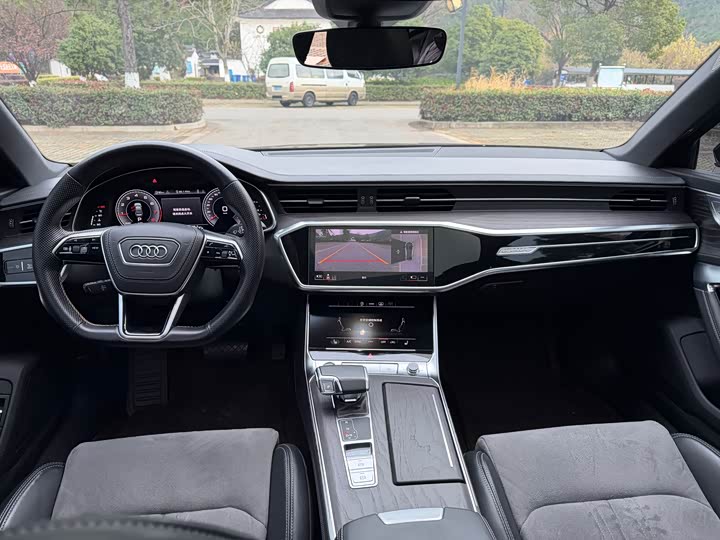 Фото 5 - Audi A6L