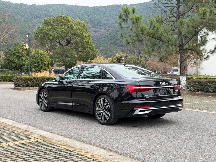 Фото 9 - Audi A6L