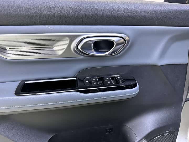 Фото 6 - GAC Aion Y