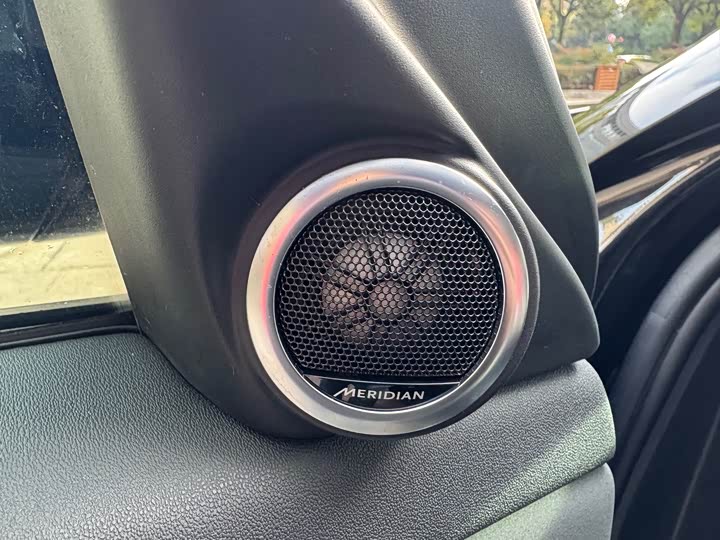 Фото 8 - Land Rover Range Rover Evoque L