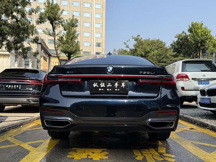 Фото 5 - BMW 7 Series