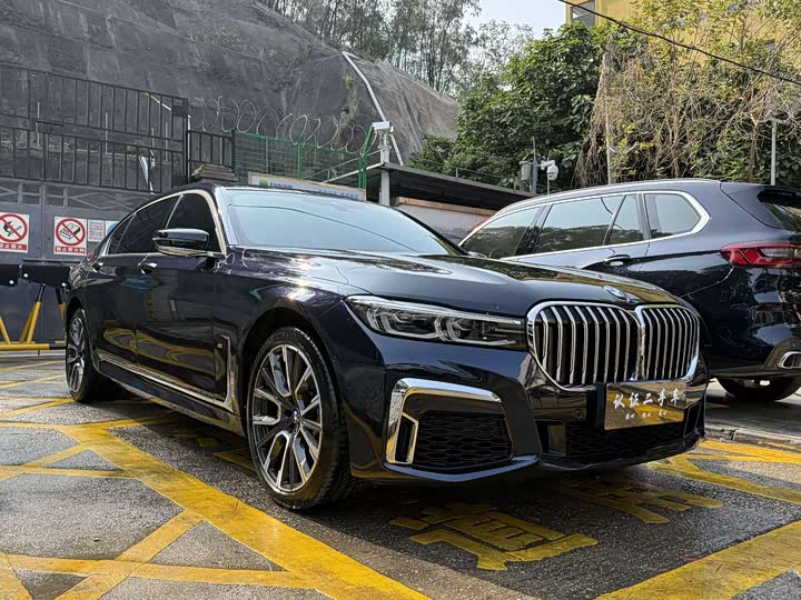 Фото 6 - BMW 7 Series