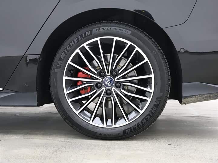 Фото 7 - BYD Han